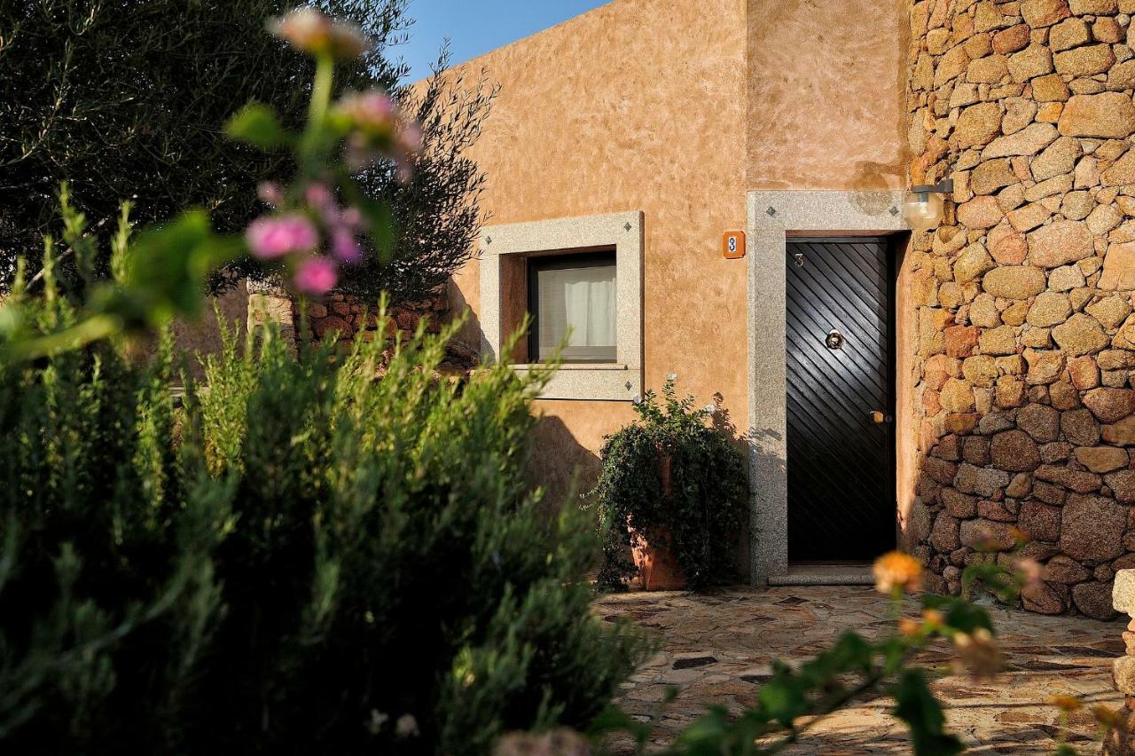 Residence L'Ea Di Lavru - Appartamenti Mono-Bilo-Trilocali Porto San Paolo  Exterior photo