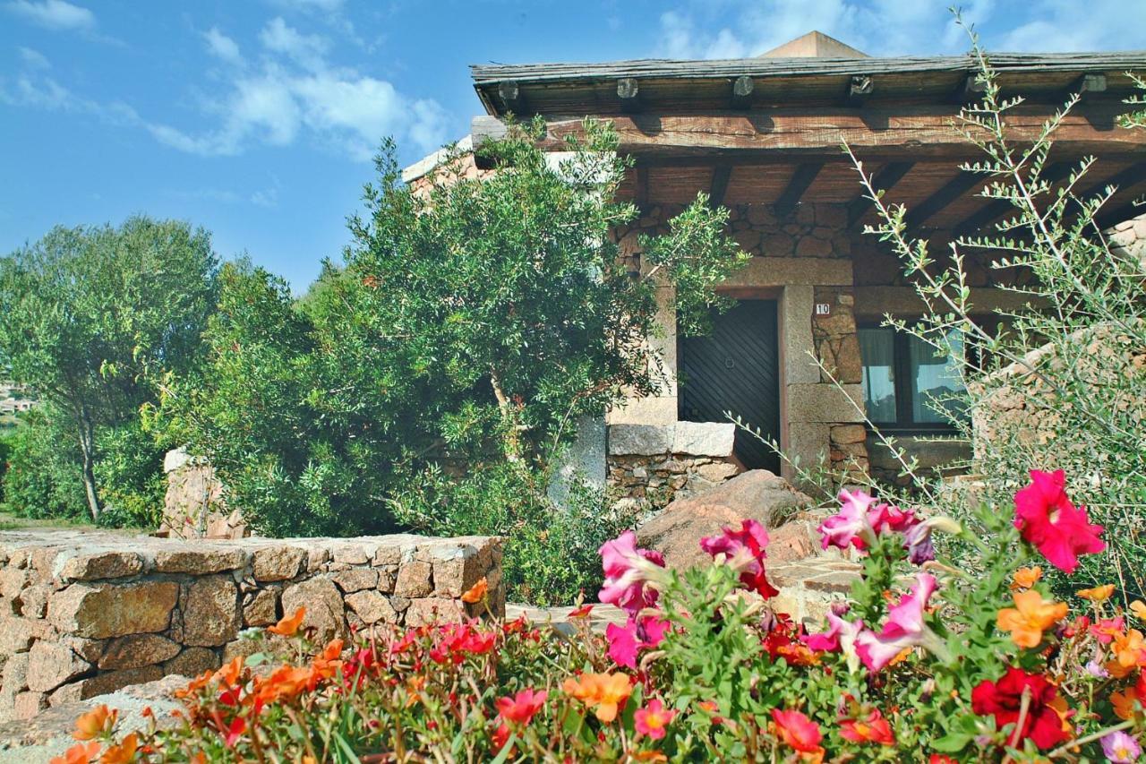 Residence L'Ea Di Lavru - Appartamenti Mono-Bilo-Trilocali Porto San Paolo  Exterior photo